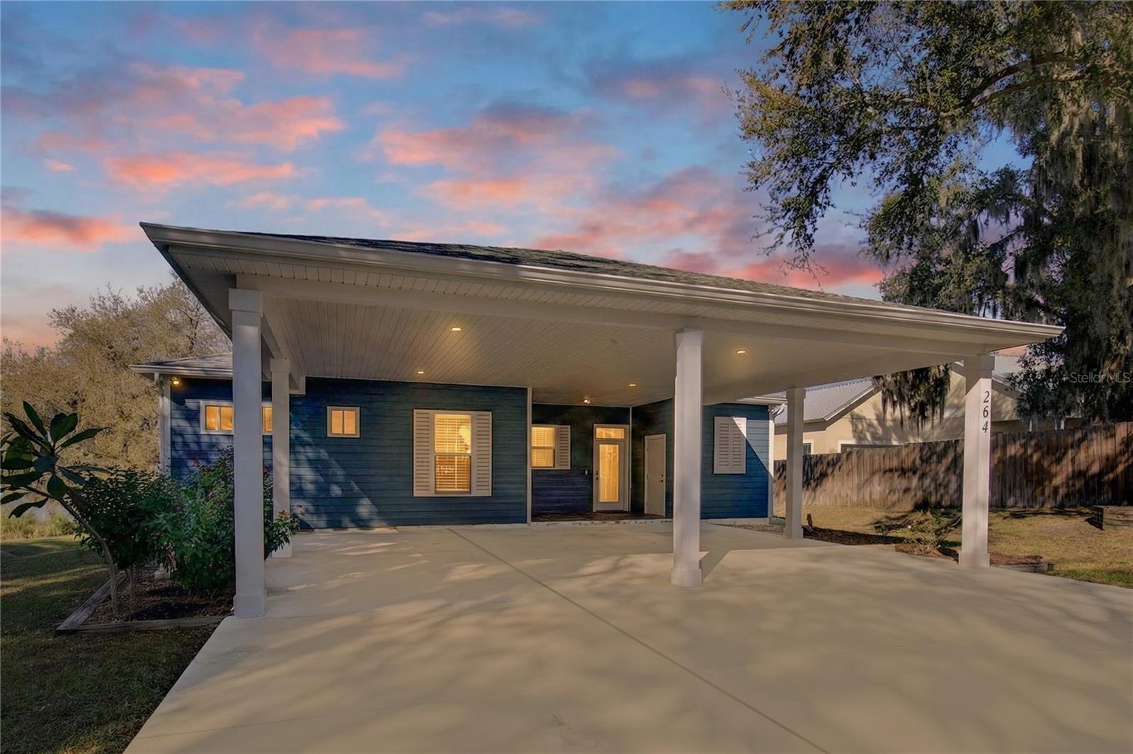 260 S CENTRAL AVE, UMATILLA, FL, 32784