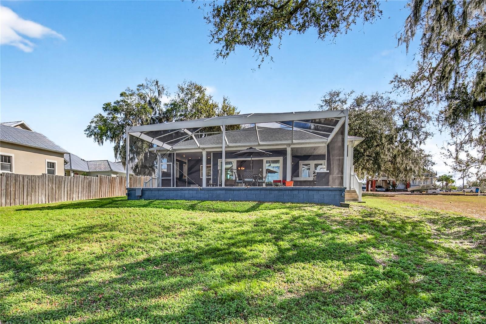 260 S CENTRAL AVE, UMATILLA, FL, 32784