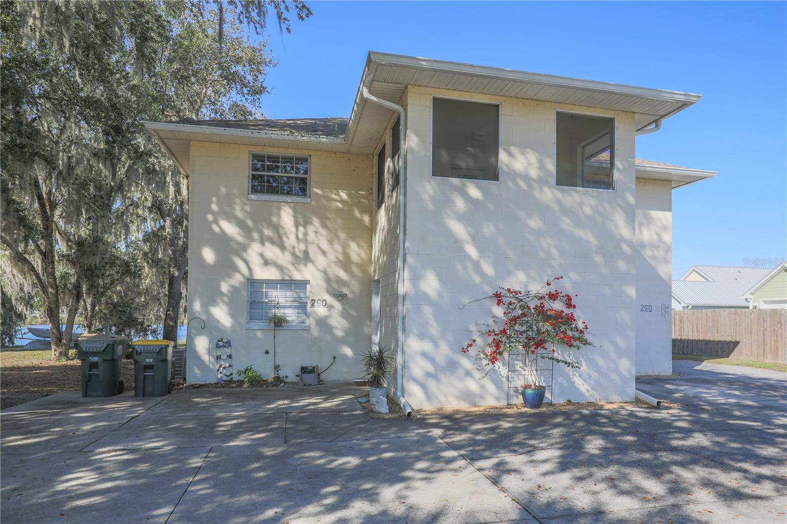 260 S CENTRAL AVE, UMATILLA, FL, 32784