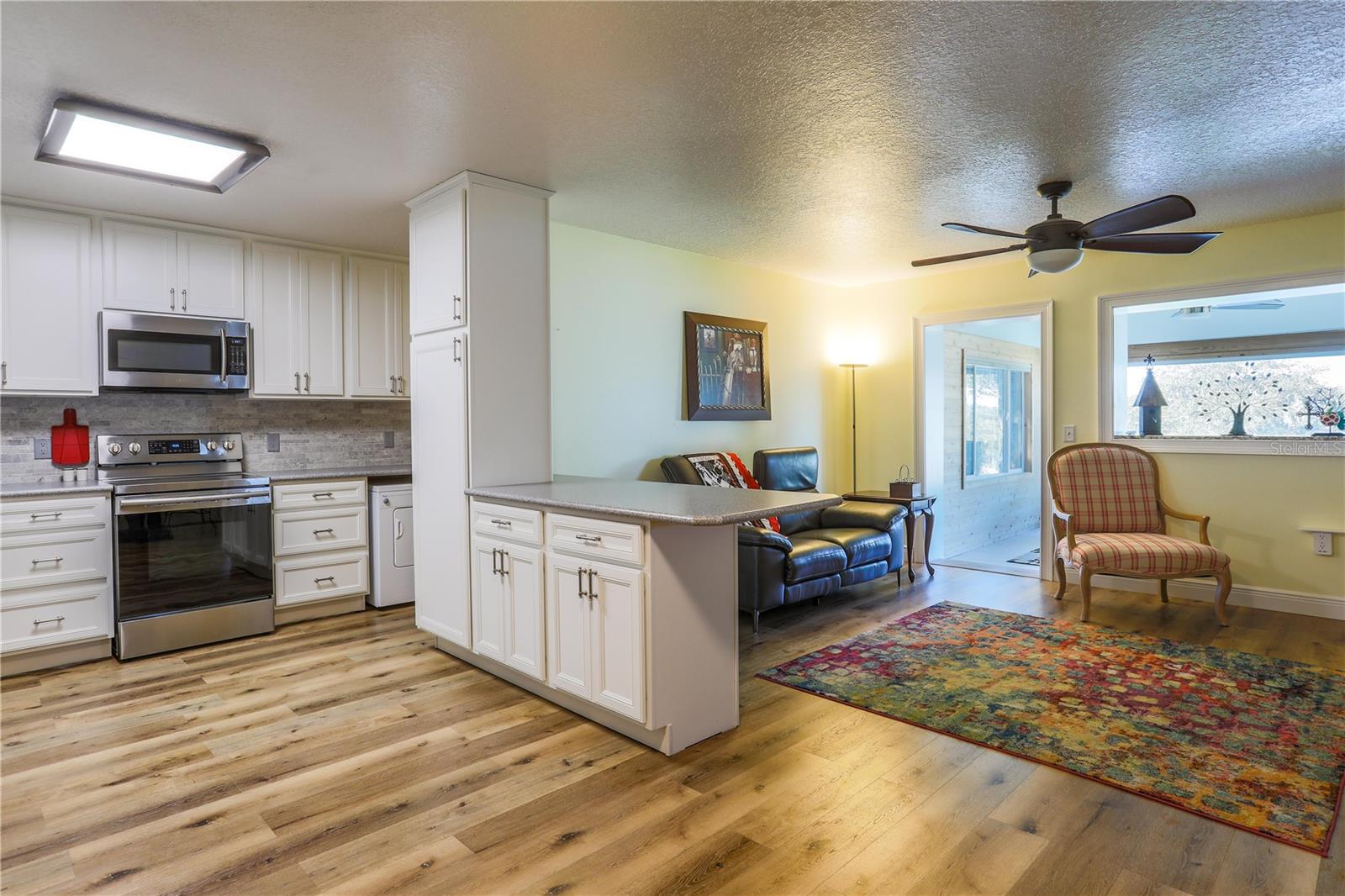 260 S CENTRAL AVE, UMATILLA, FL, 32784