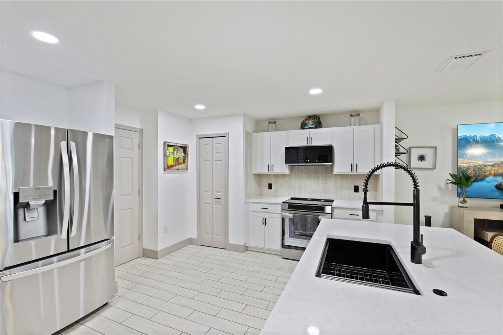 18142 GRIFFEN AVE, PORT CHARLOTTE, FL, 33948