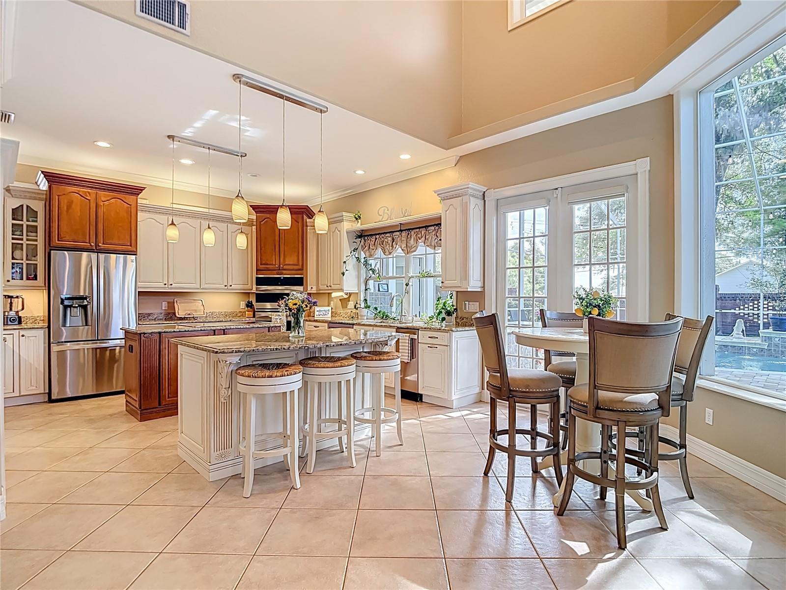 2425 VALRICO FOREST DR, VALRICO, FL, 33594