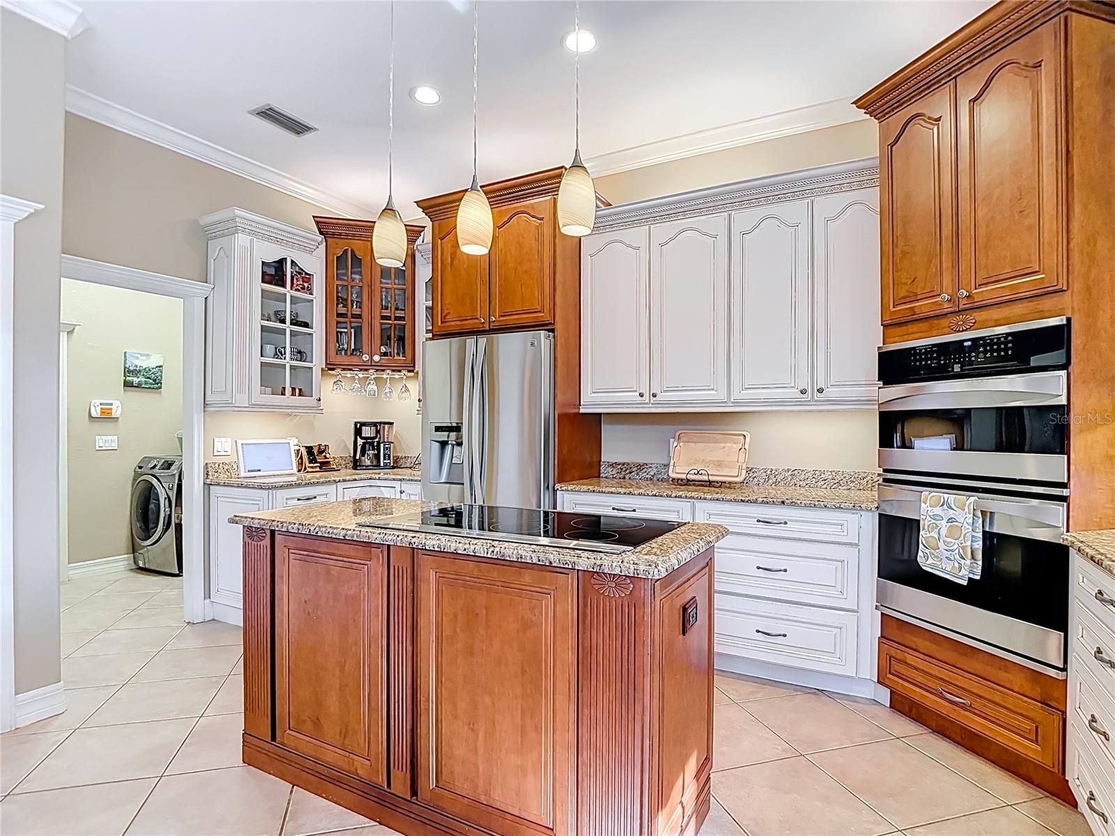 2425 VALRICO FOREST DR, VALRICO, FL, 33594