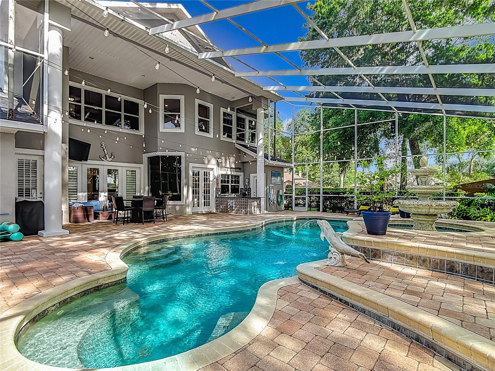 2425 VALRICO FOREST DR, VALRICO, FL, 33594