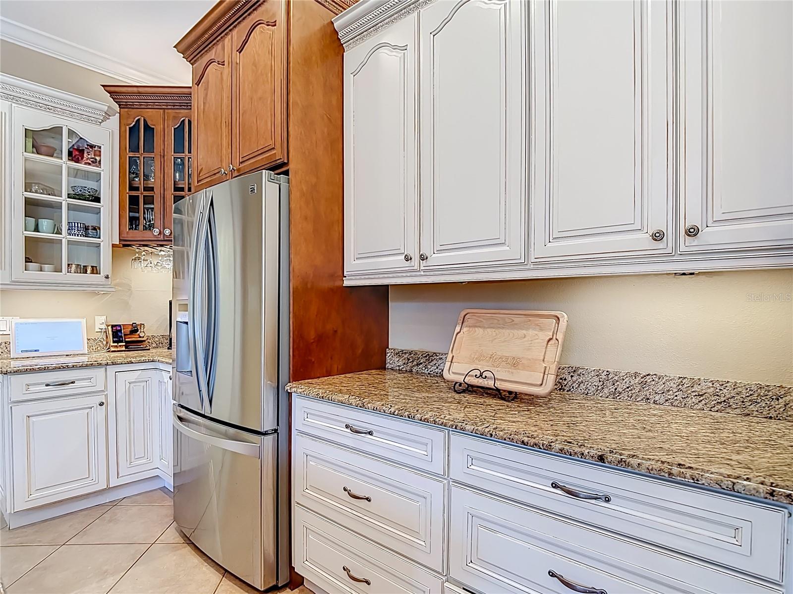 2425 VALRICO FOREST DR, VALRICO, FL, 33594