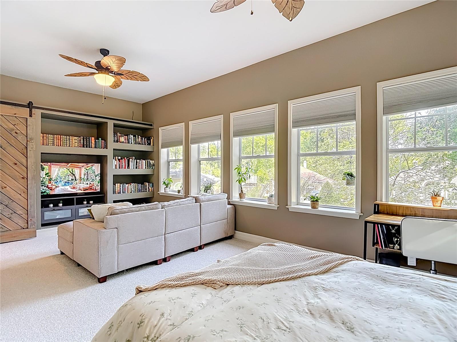 2425 VALRICO FOREST DR, VALRICO, FL, 33594