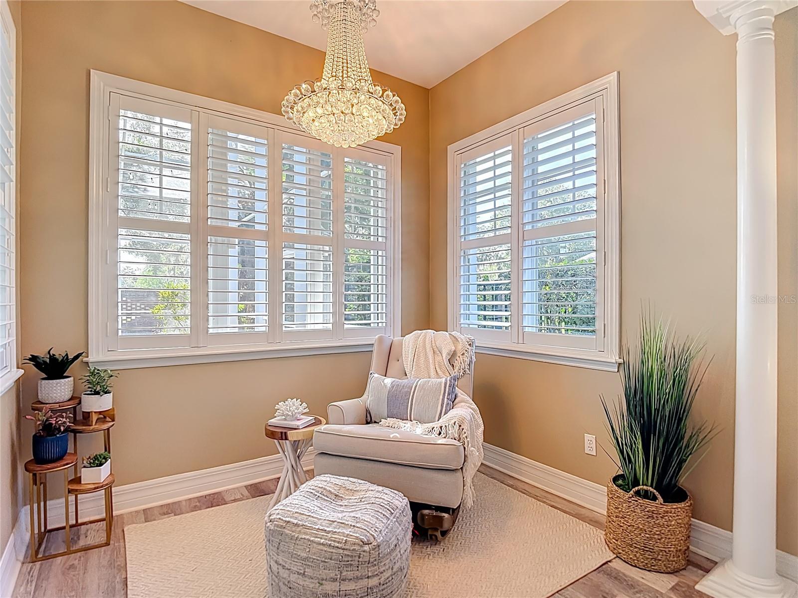 2425 VALRICO FOREST DR, VALRICO, FL, 33594