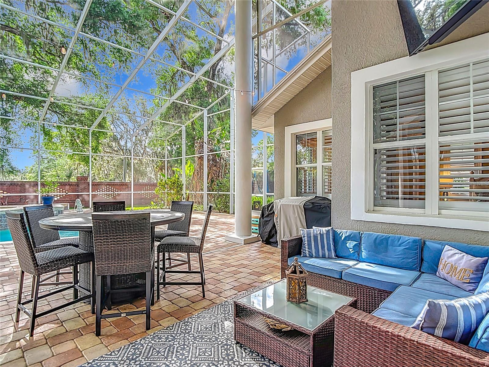 2425 VALRICO FOREST DR, VALRICO, FL, 33594