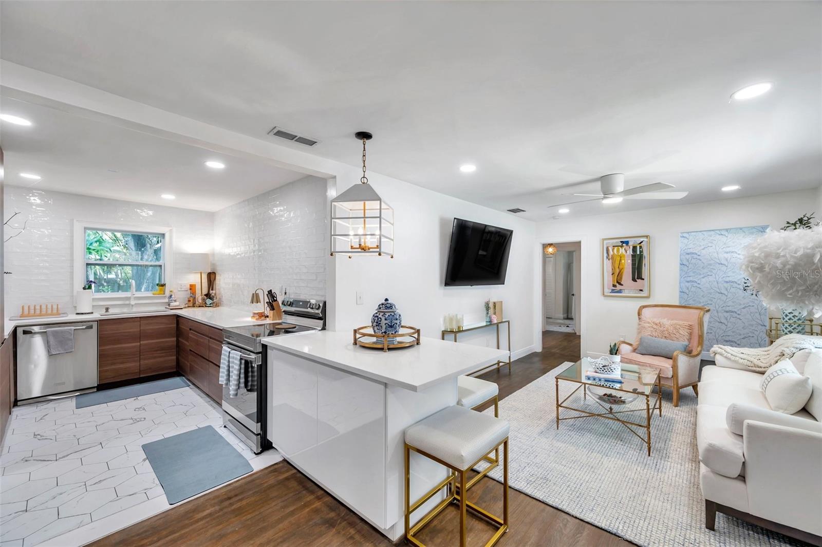 4019 W BAY TO BAY BLVD, TAMPA, FL, 33629