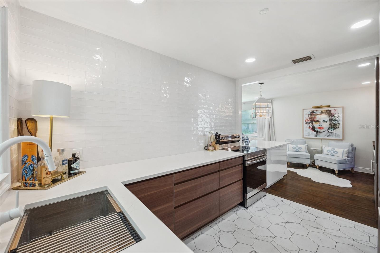 4019 W BAY TO BAY BLVD, TAMPA, FL, 33629