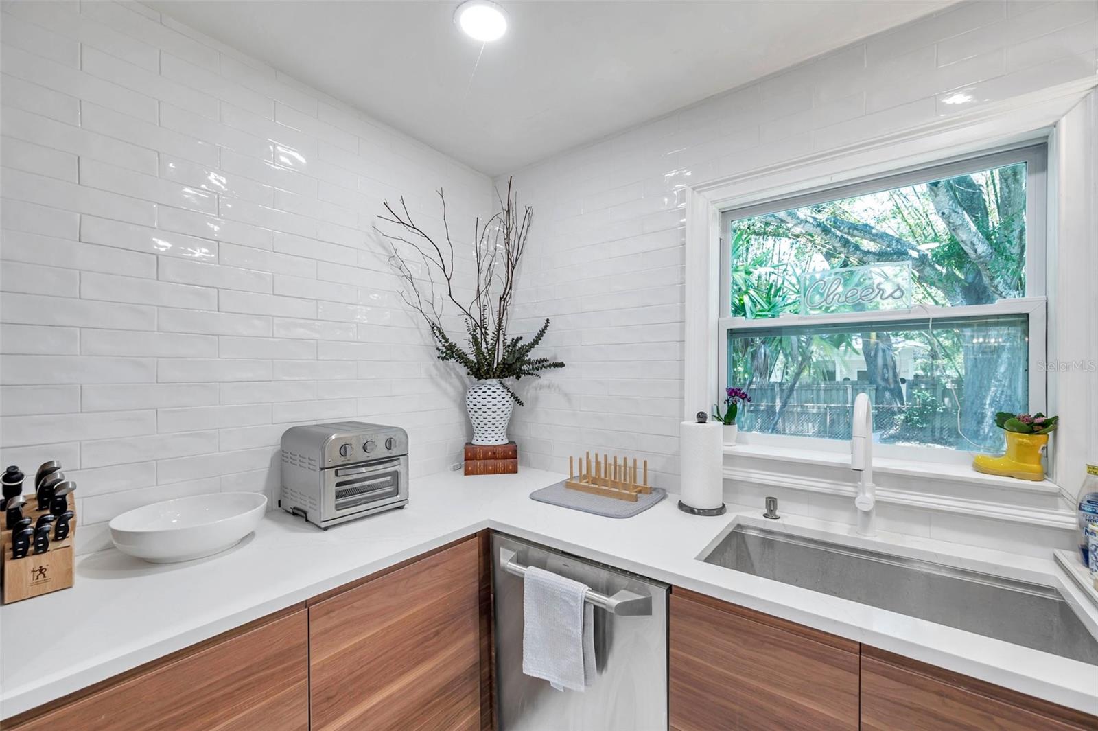 4019 W BAY TO BAY BLVD, TAMPA, FL, 33629