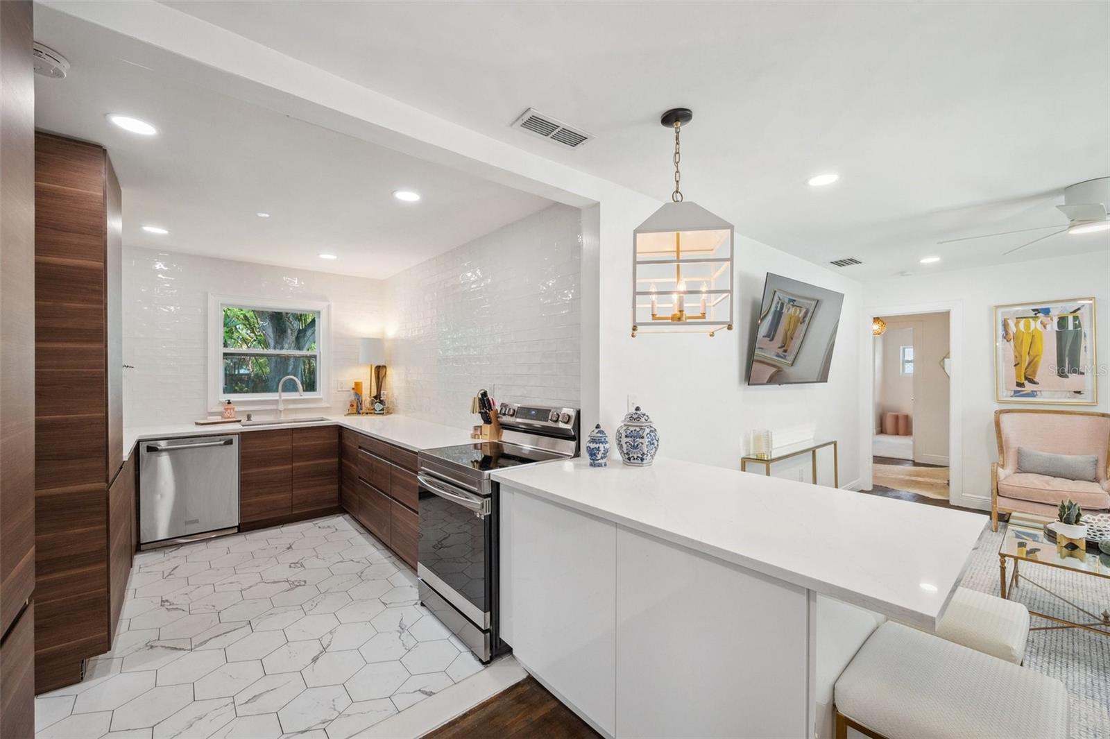 4019 W BAY TO BAY BLVD, TAMPA, FL, 33629