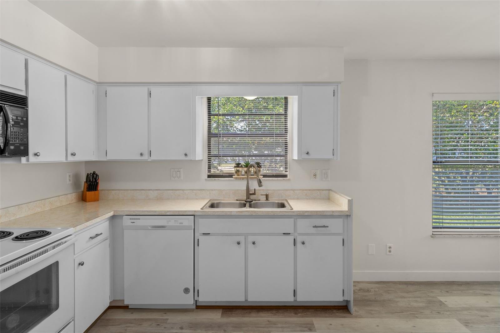 37810 ALISSA DR, ZEPHYRHILLS, FL, 33542