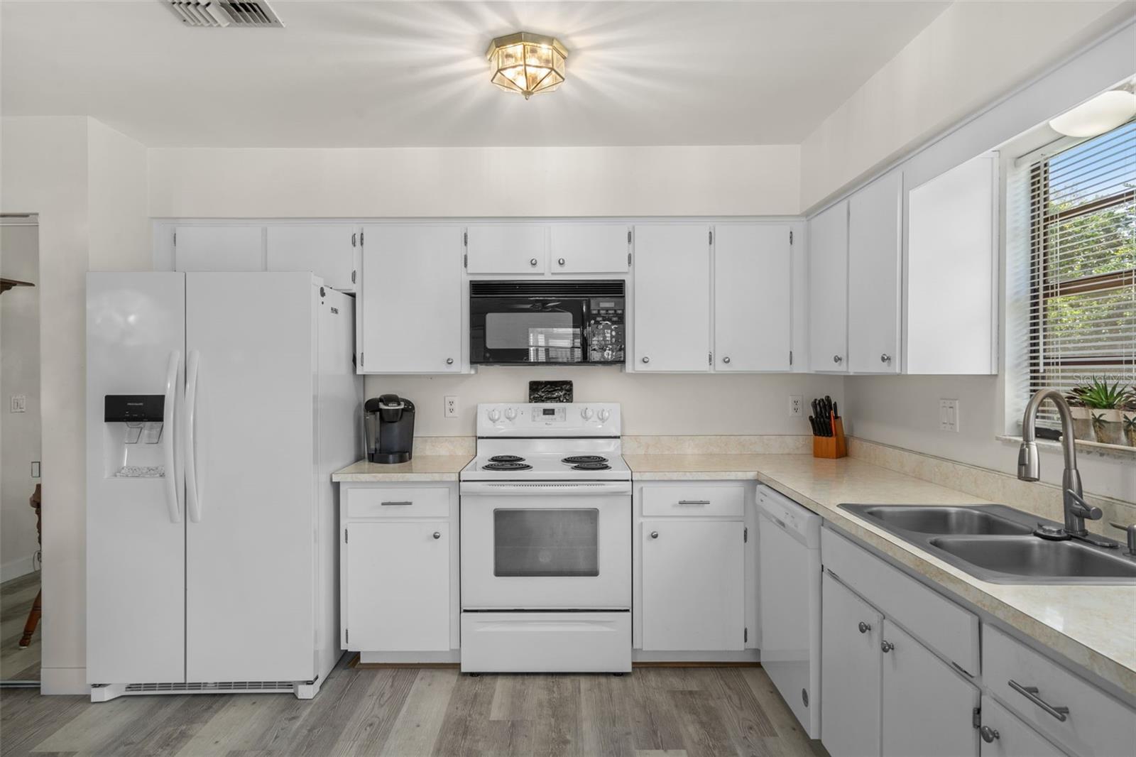 37810 ALISSA DR, ZEPHYRHILLS, FL, 33542