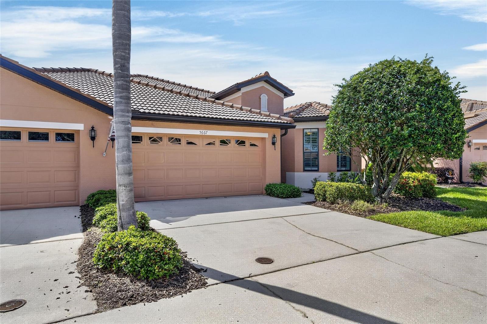 5667 SUNSET FALLS DR, APOLLO BEACH, FL, 33572