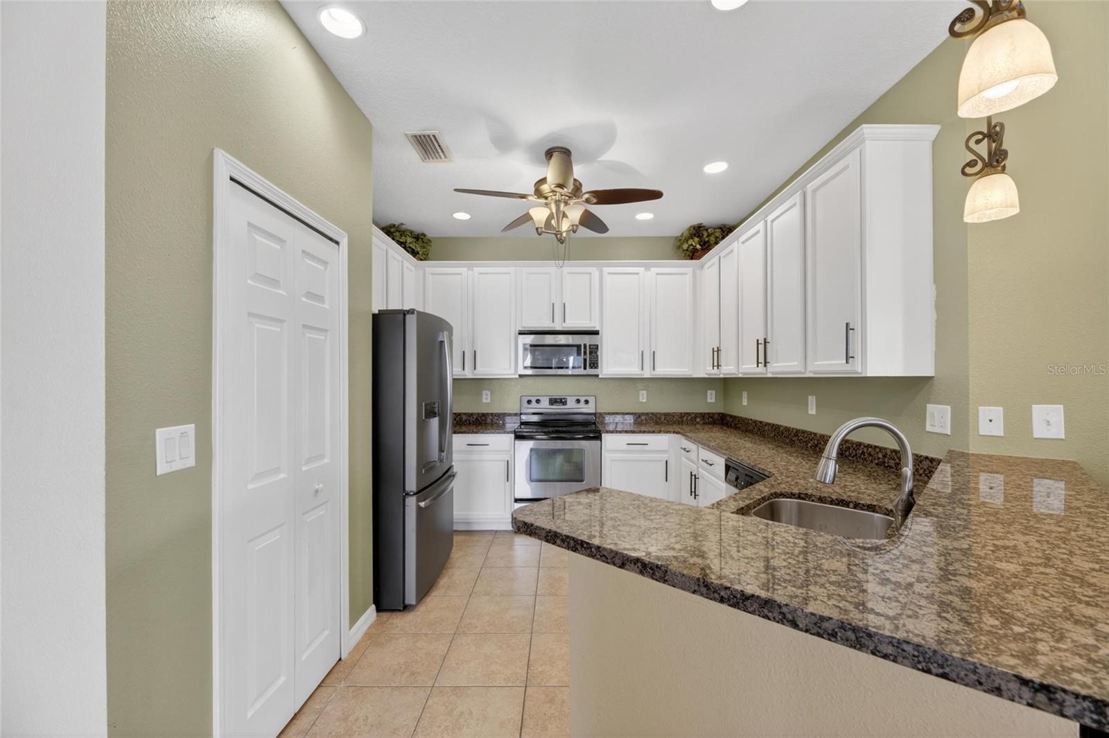 5667 SUNSET FALLS DR, APOLLO BEACH, FL, 33572