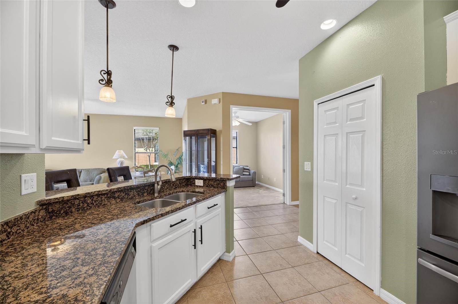 5667 SUNSET FALLS DR, APOLLO BEACH, FL, 33572