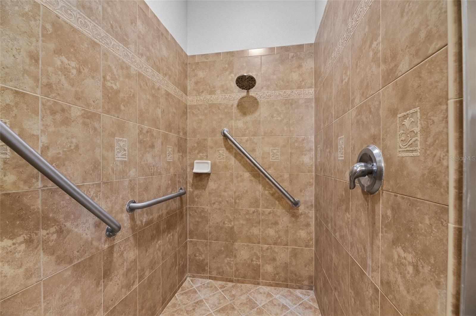 5667 SUNSET FALLS DR, APOLLO BEACH, FL, 33572