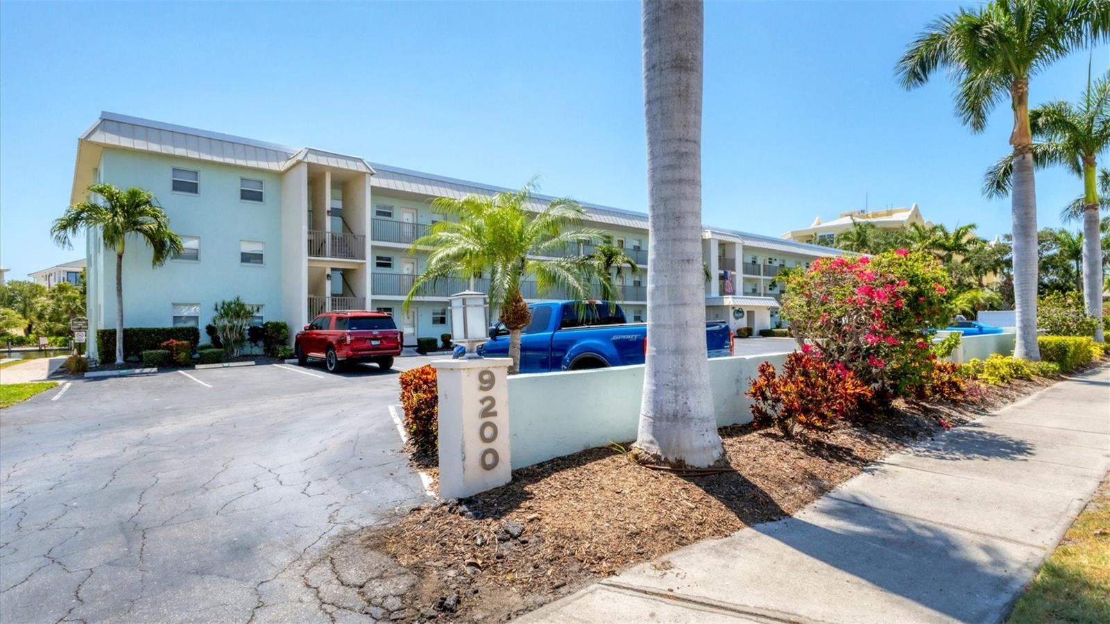 9200 MIDNIGHT PASS RD #24, SARASOTA, FL, 34242