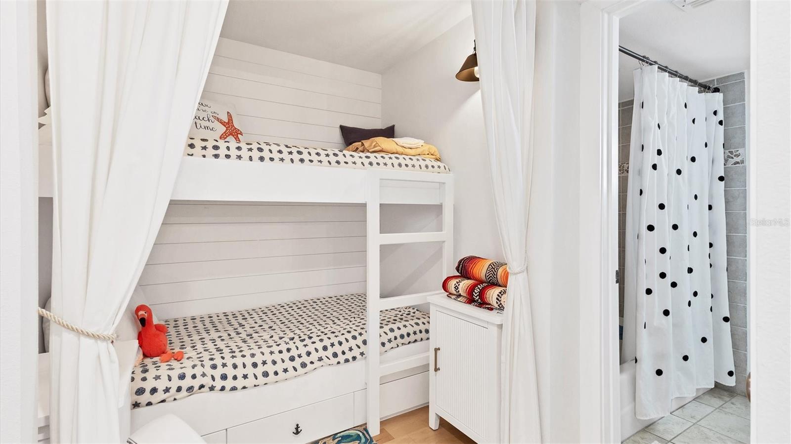 9200 MIDNIGHT PASS RD #24, SARASOTA, FL, 34242