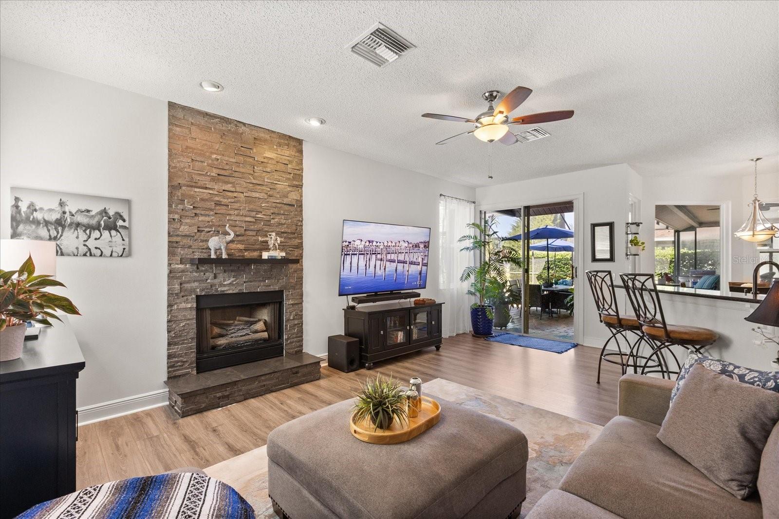 4849 CHAROWEN DR, ORLANDO, FL, 32837