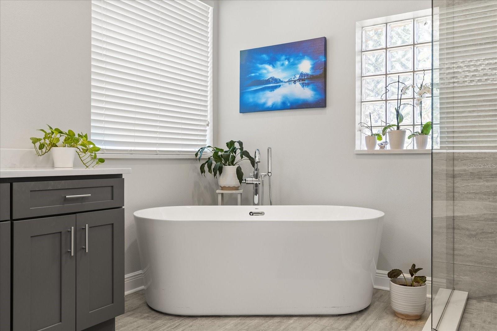 4849 CHAROWEN DR, ORLANDO, FL, 32837