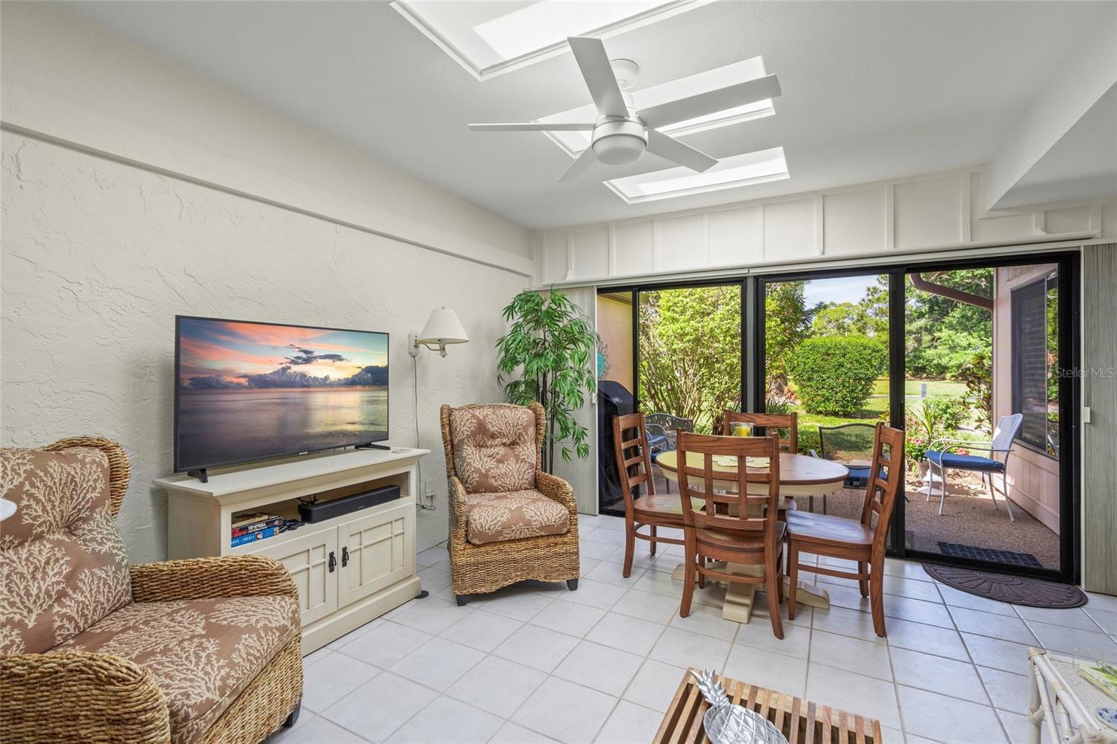 4688 OAK HOLLOW DR #25, SARASOTA, FL, 34241