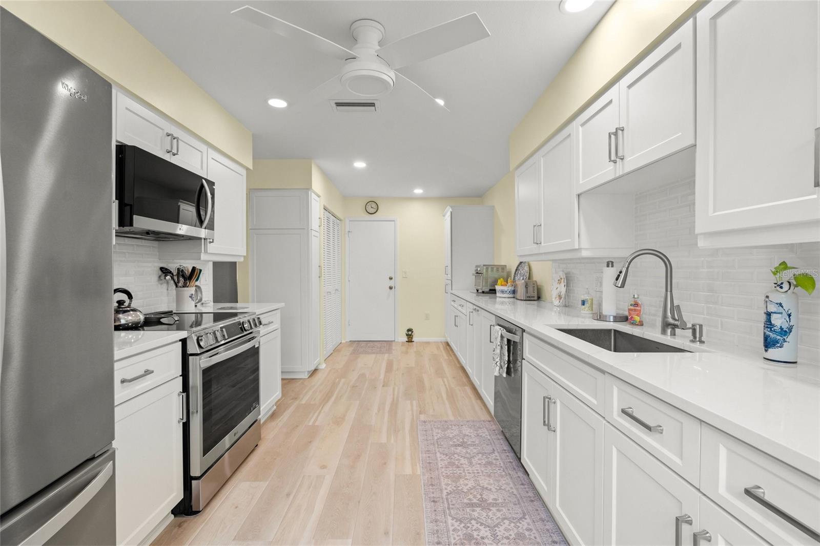 4688 OAK HOLLOW DR #25, SARASOTA, FL, 34241