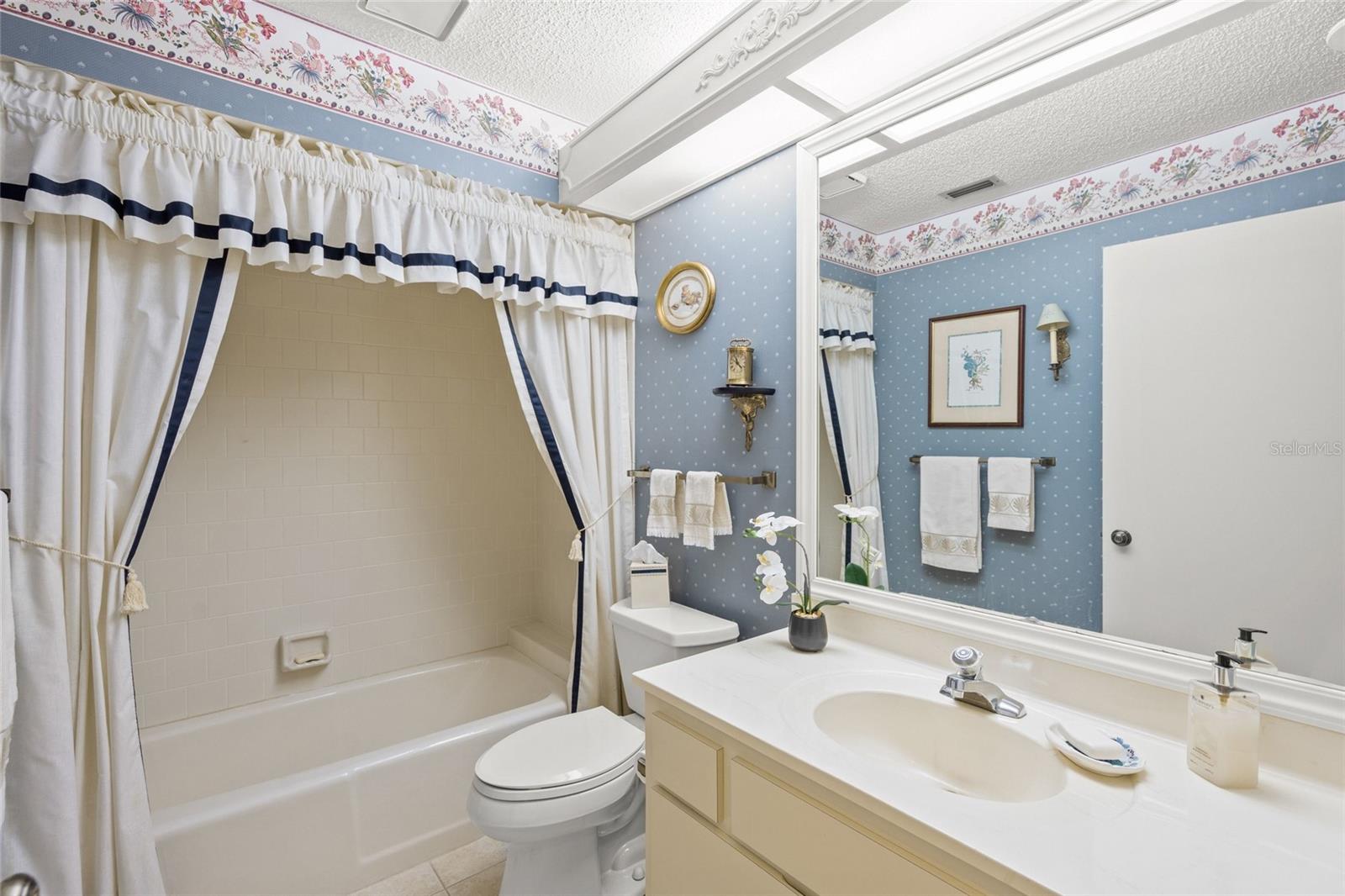 4688 OAK HOLLOW DR #25, SARASOTA, FL, 34241