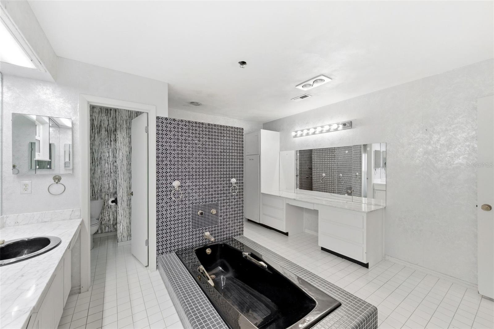 1451 MONTICELLO BLVD N, ST PETERSBURG, FL, 33703