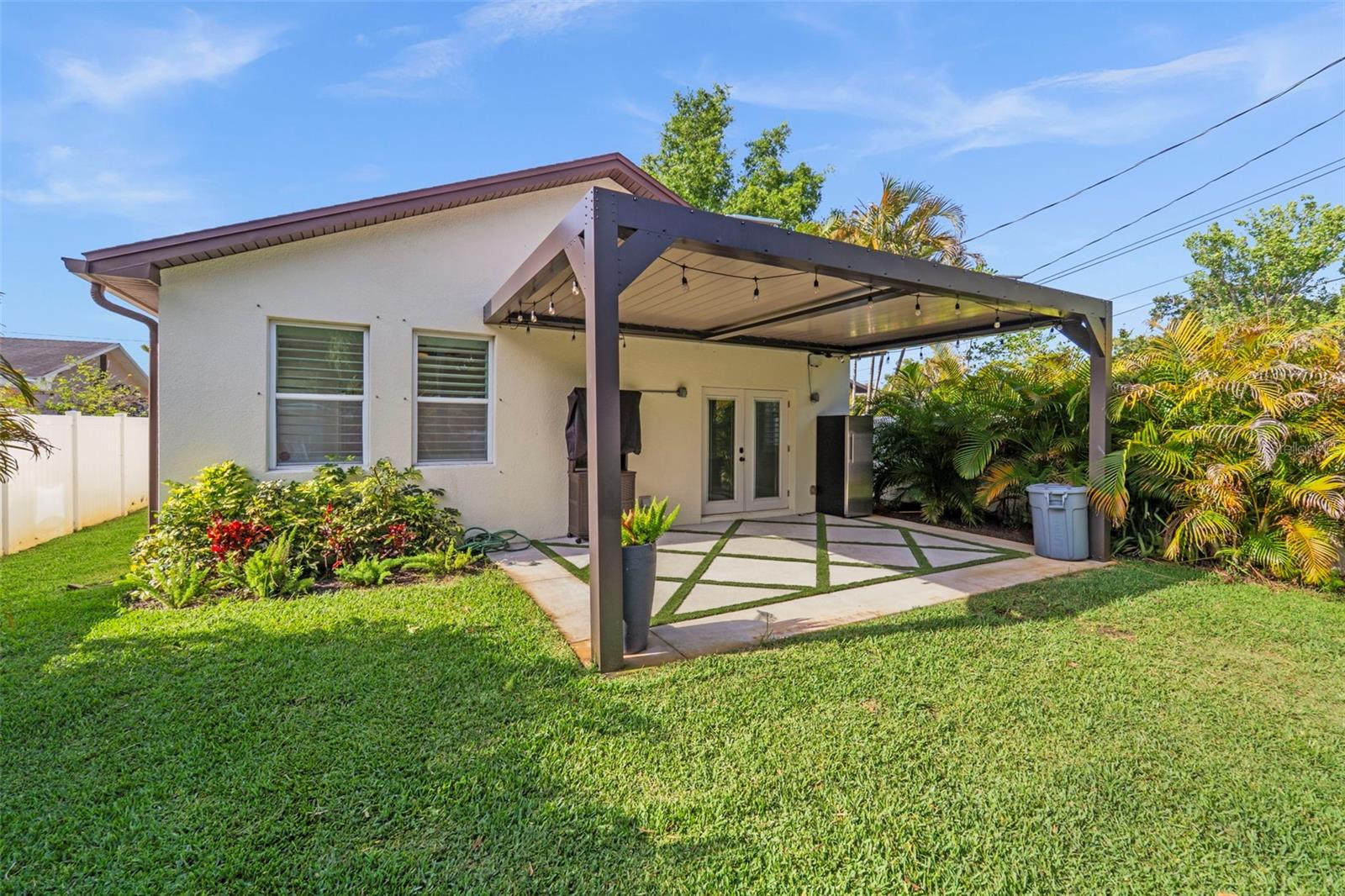 967 49TH AVE N, ST PETERSBURG, FL, 33703