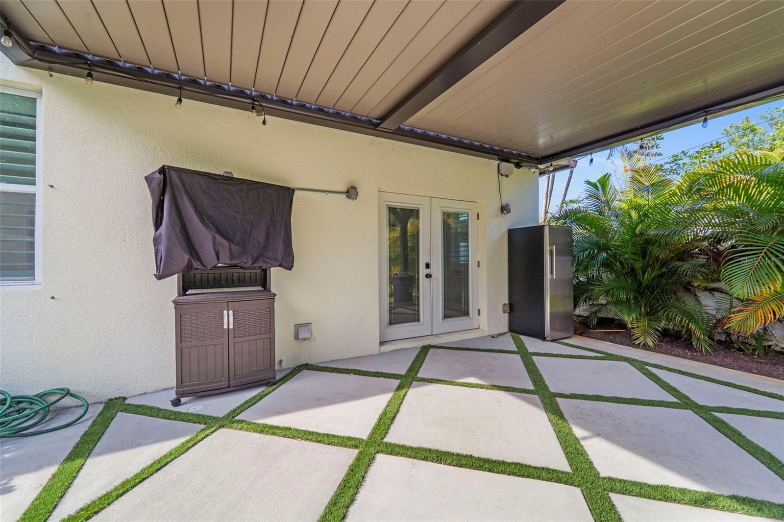 967 49TH AVE N, ST PETERSBURG, FL, 33703