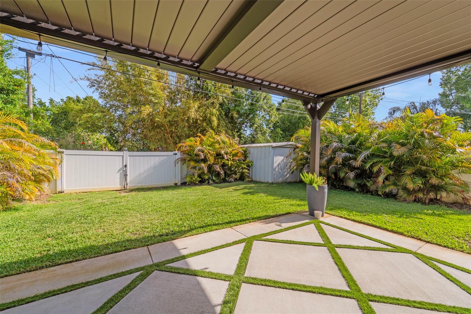 967 49TH AVE N, ST PETERSBURG, FL, 33703