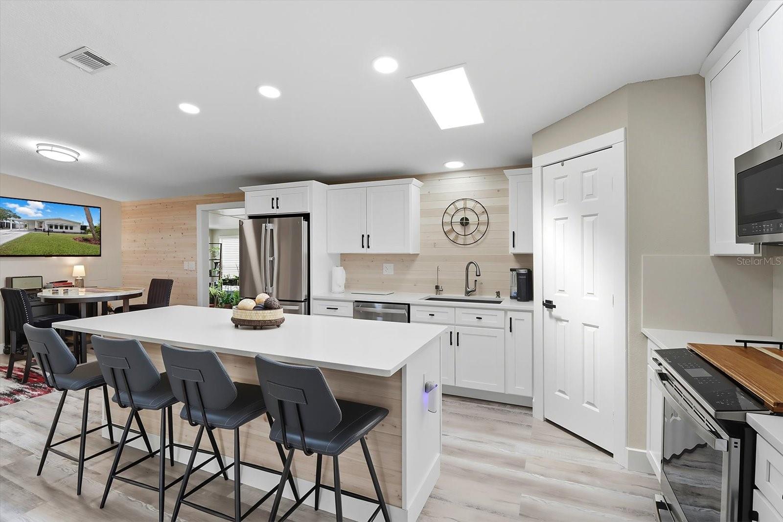 720 ORCHID ST, LADY LAKE, FL, 32159