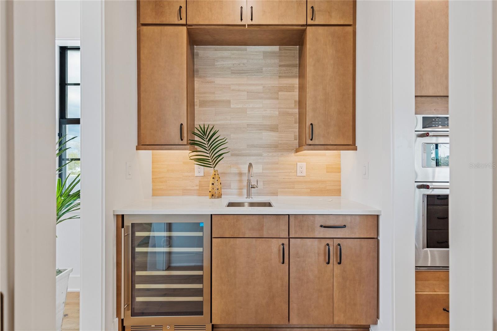 220 NINETIETH AVE NE, ST PETERSBURG, FL, 33702