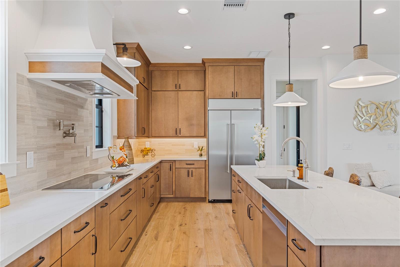 220 NINETIETH AVE NE, ST PETERSBURG, FL, 33702