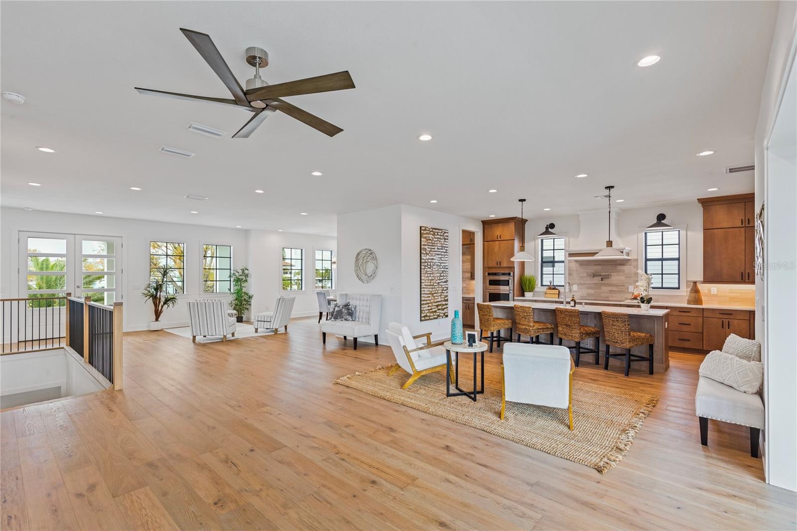 220 NINETIETH AVE NE, ST PETERSBURG, FL, 33702