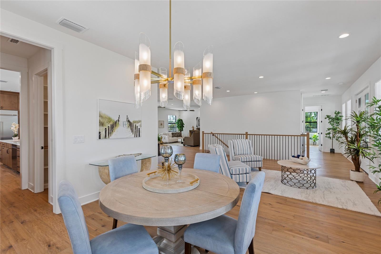 220 NINETIETH AVE NE, ST PETERSBURG, FL, 33702