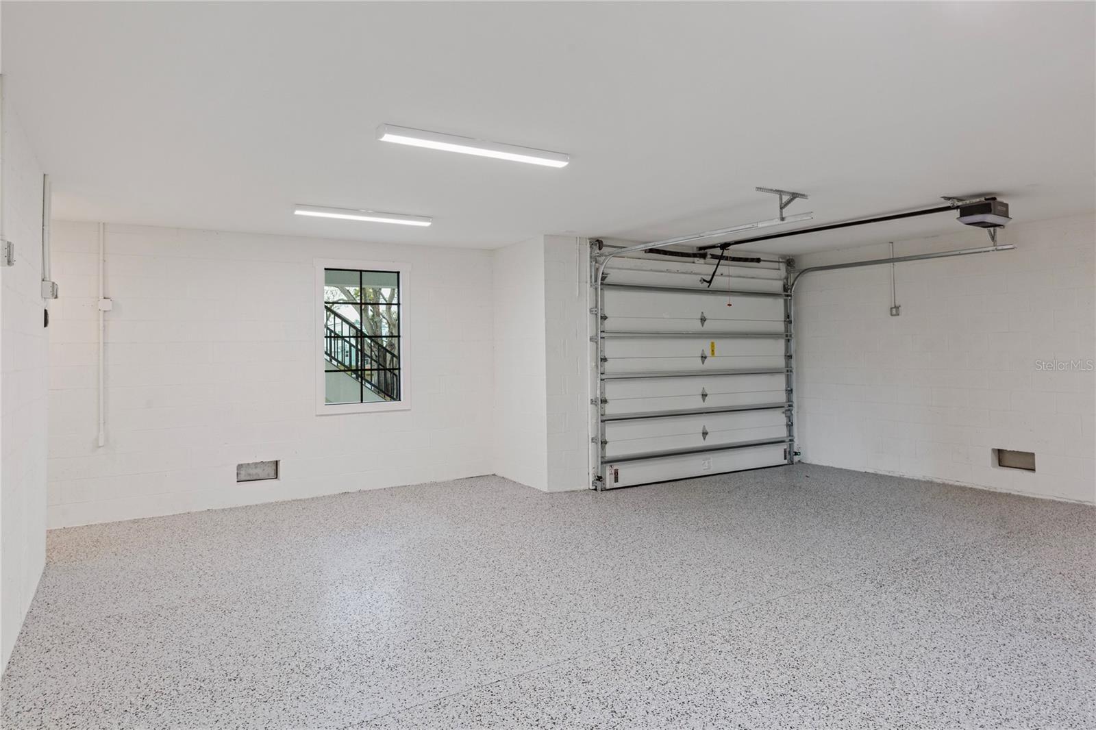 220 NINETIETH AVE NE, ST PETERSBURG, FL, 33702