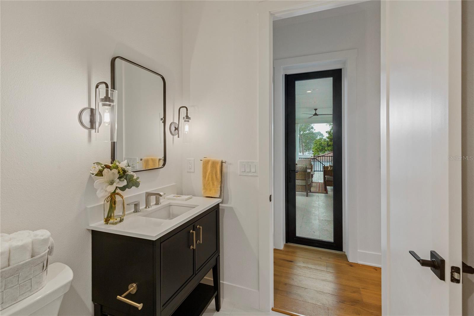 220 NINETIETH AVE NE, ST PETERSBURG, FL, 33702