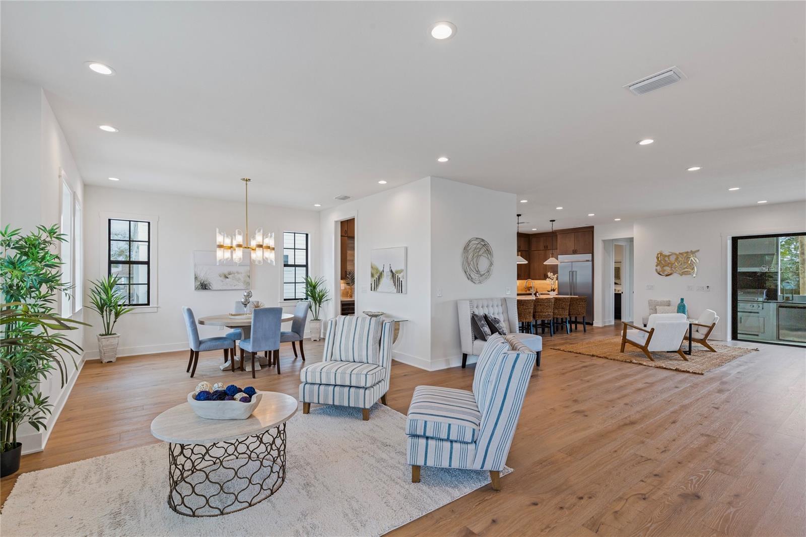 220 NINETIETH AVE NE, ST PETERSBURG, FL, 33702