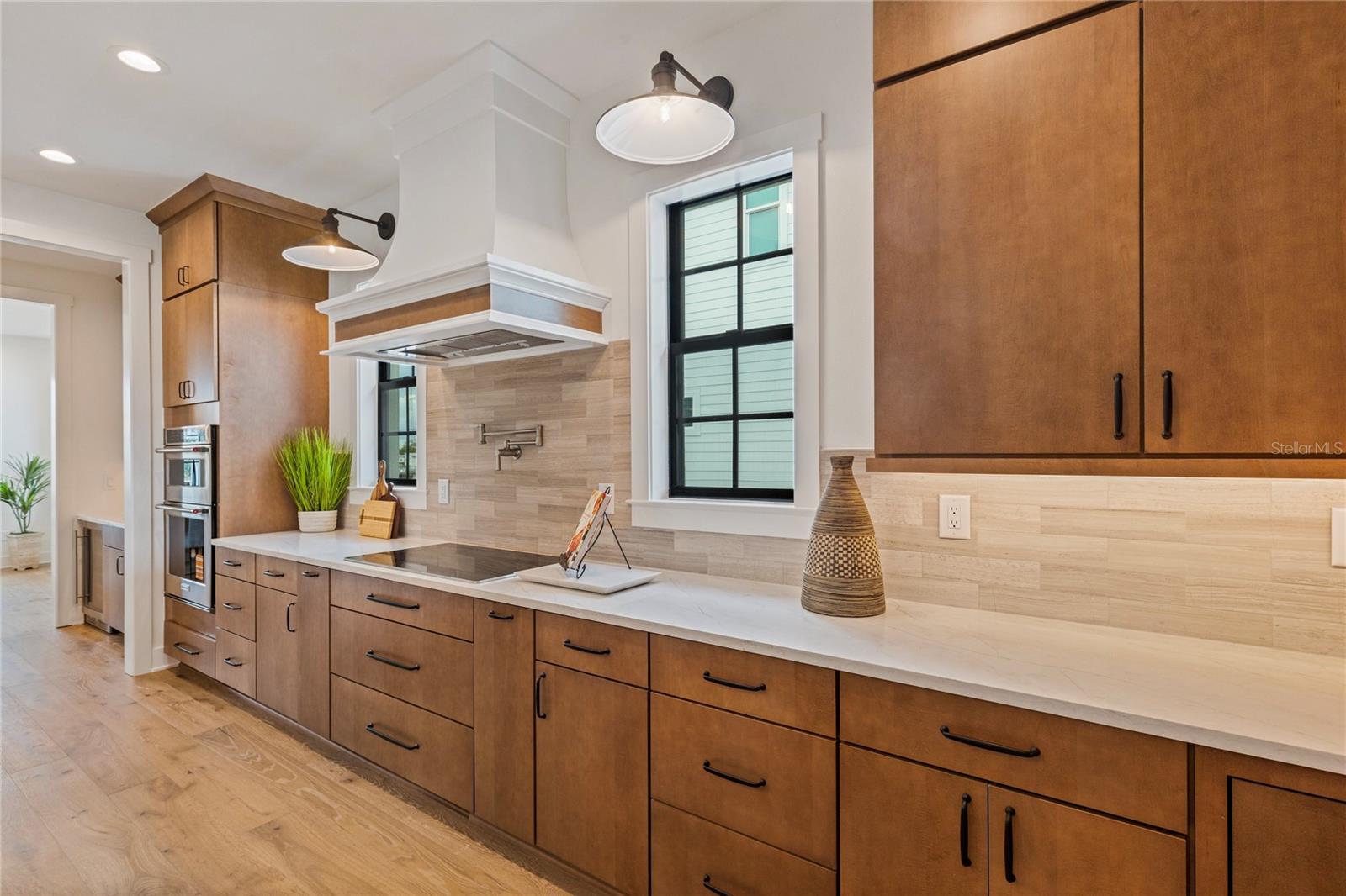 220 NINETIETH AVE NE, ST PETERSBURG, FL, 33702