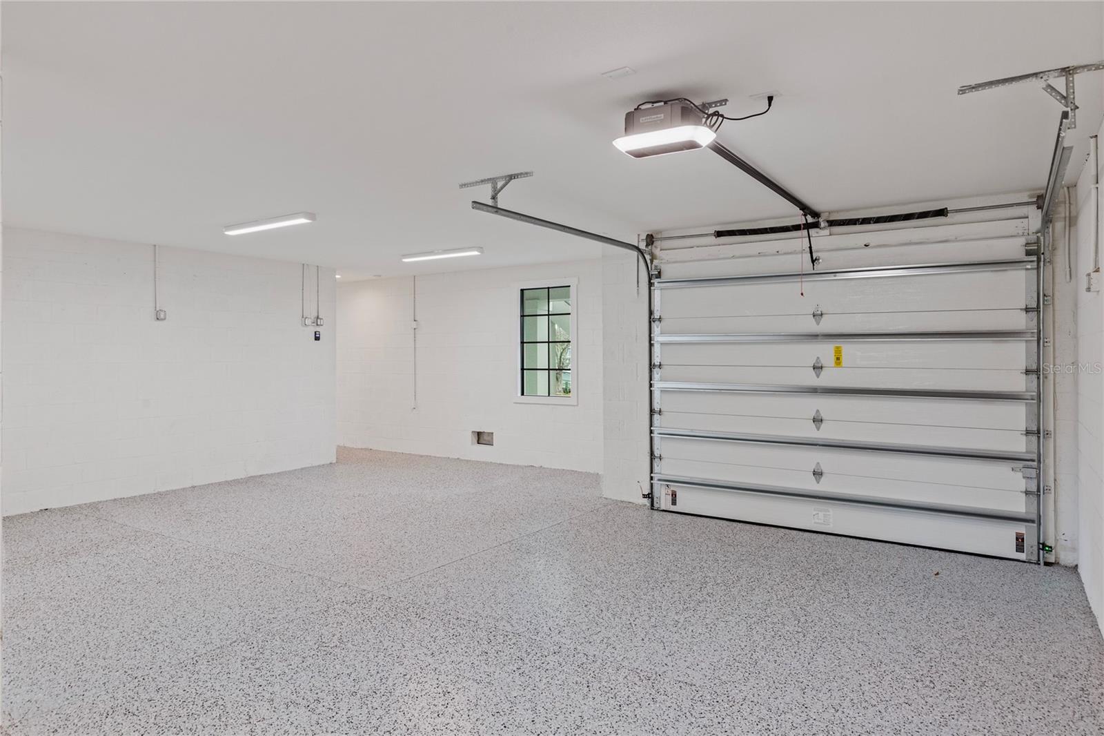 220 NINETIETH AVE NE, ST PETERSBURG, FL, 33702