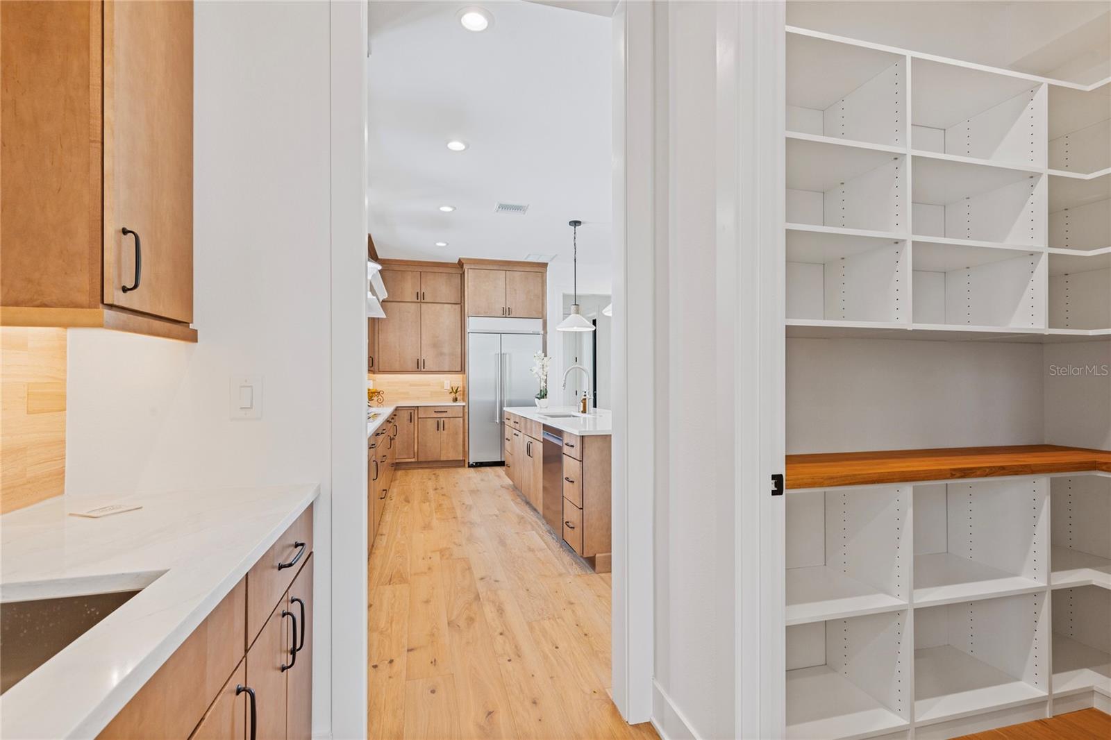 220 NINETIETH AVE NE, ST PETERSBURG, FL, 33702