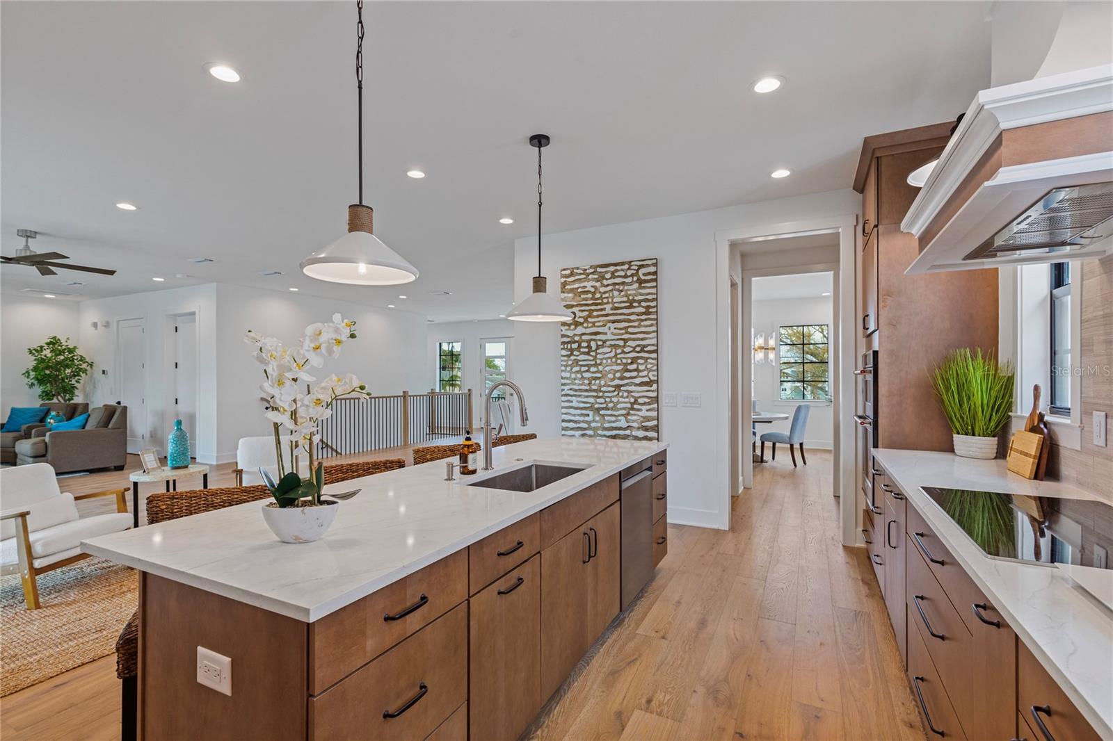 220 NINETIETH AVE NE, ST PETERSBURG, FL, 33702