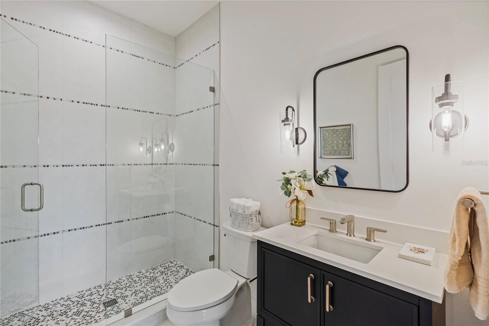 220 NINETIETH AVE NE, ST PETERSBURG, FL, 33702