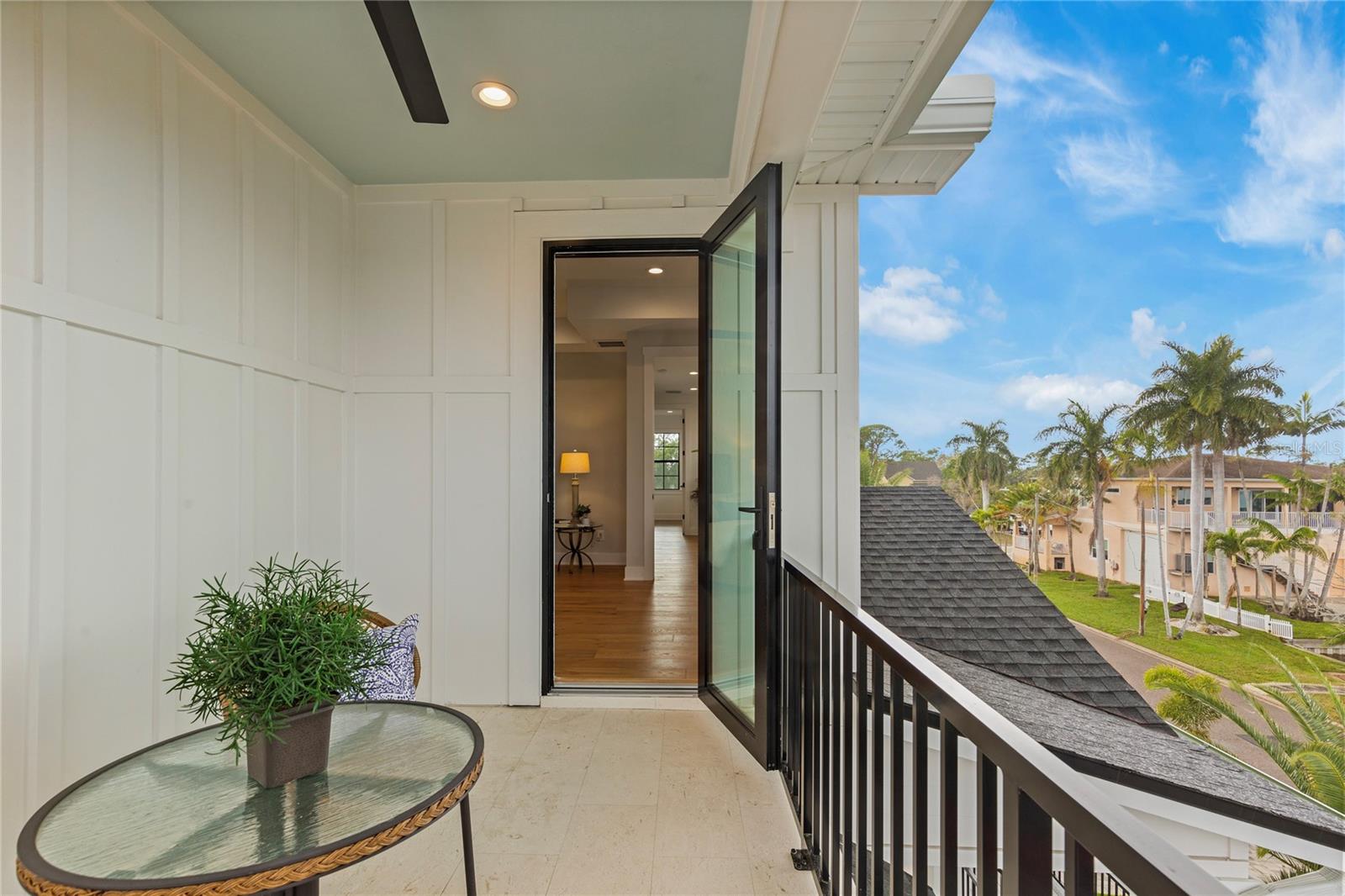 220 NINETIETH AVE NE, ST PETERSBURG, FL, 33702