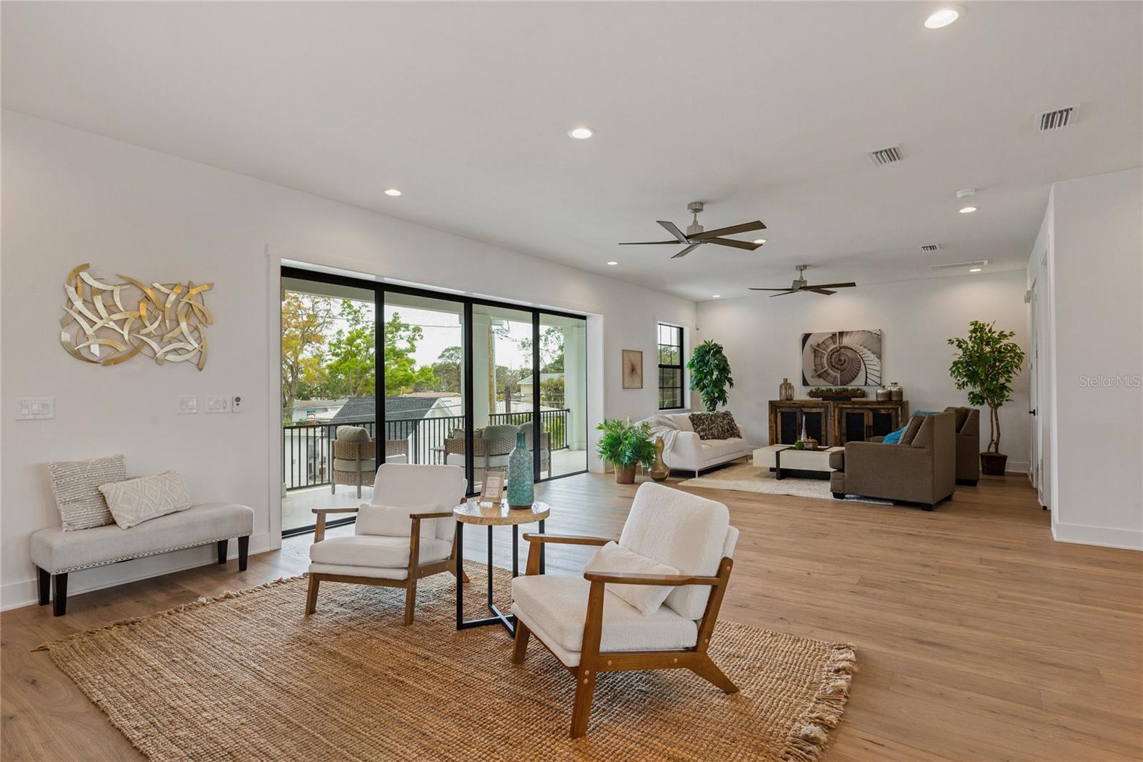 220 NINETIETH AVE NE, ST PETERSBURG, FL, 33702