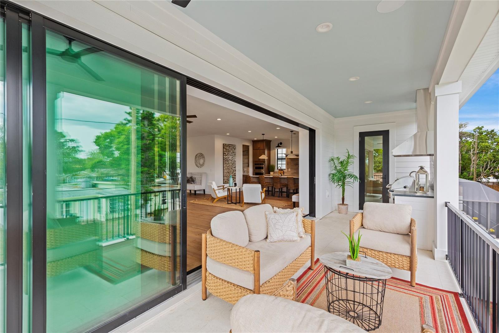 220 NINETIETH AVE NE, ST PETERSBURG, FL, 33702