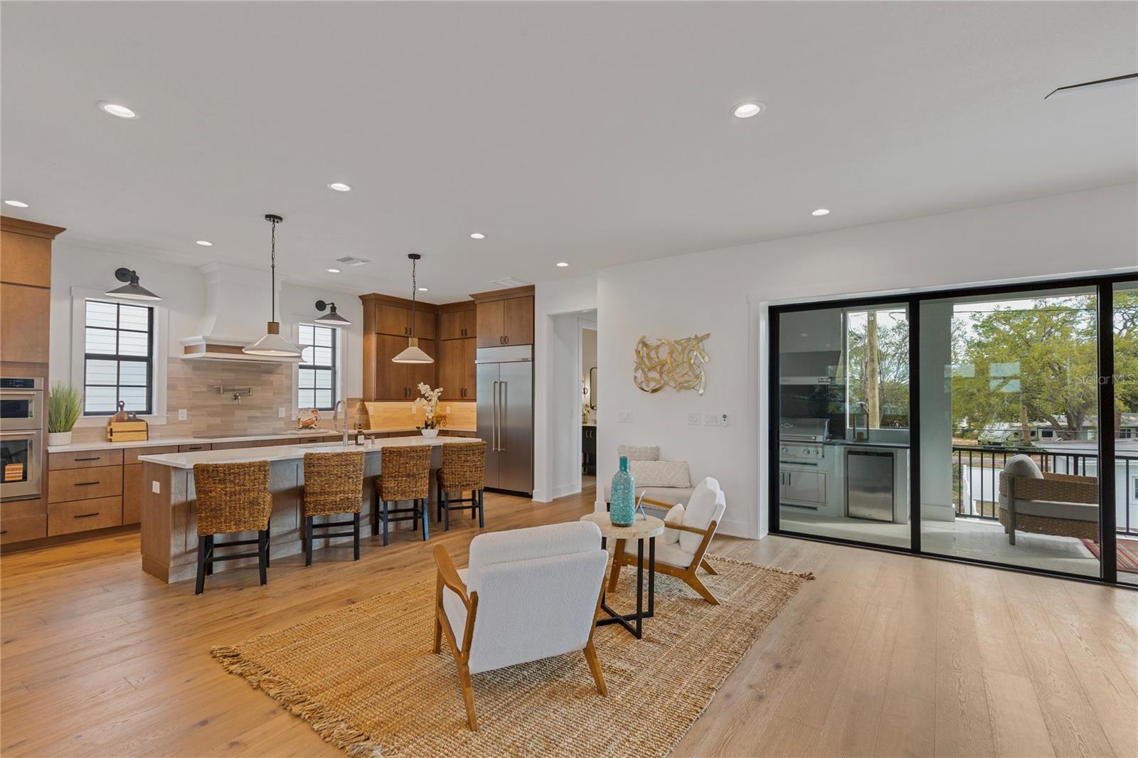 220 NINETIETH AVE NE, ST PETERSBURG, FL, 33702